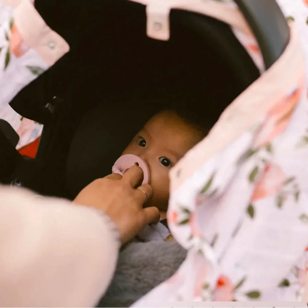 Little
Unicorn Floral Baby Car Seat Cover. Cotton Muslin Car Seat Canopy - Picture 6 of 6